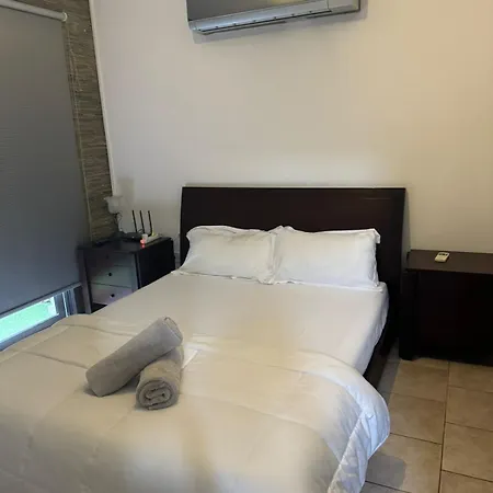 בית הארחה Town Centre לרנקה