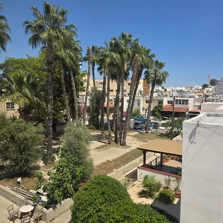 Town Centre بيت ضيافة لارنكا