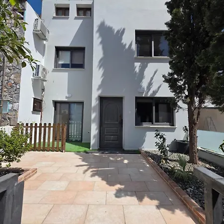Town Centre בית הארחה לרנקה