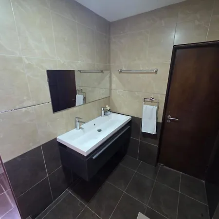 بيت ضيافة Town Centre لارنكا