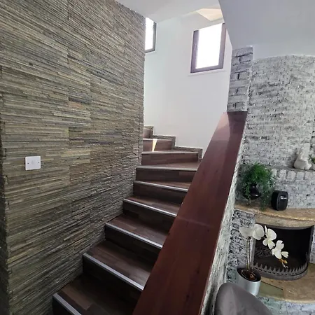 בית הארחה Town Centre לרנקה