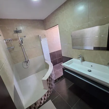 Town Centre לרנקה