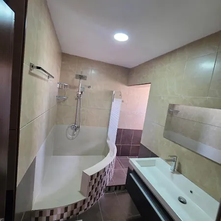 Town Centre לרנקה