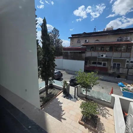 Town Centre בית הארחה