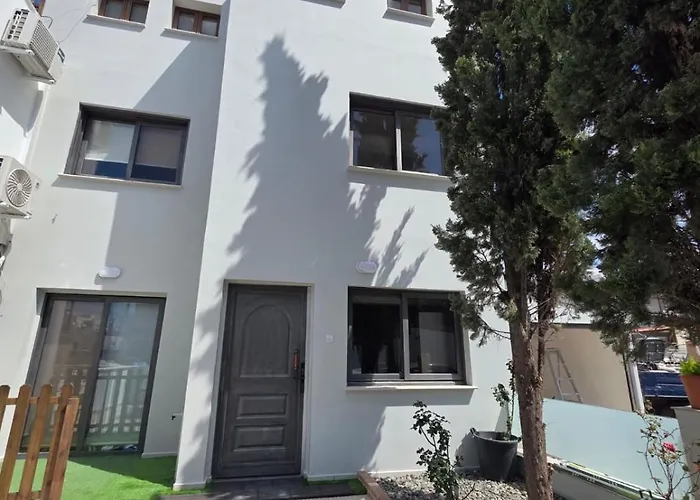 Konukevi Town Centre 2*