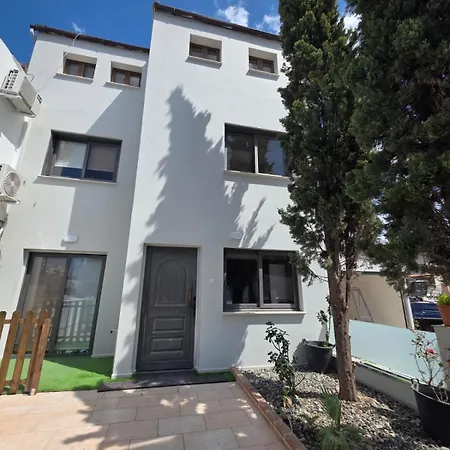 Casa de hóspedes Town Centre 2*